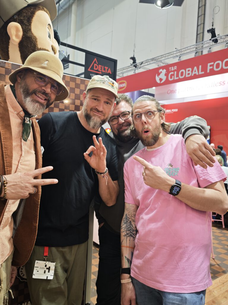 Kulinarischer Schlagabtausch bei Mälzer & FU mit (v.r.) Philipp Vogel (Orania Berlin), Sebastian Prüßmann (Sansibar Sylt),Chris „Fu“ (Mälzer & Fu).